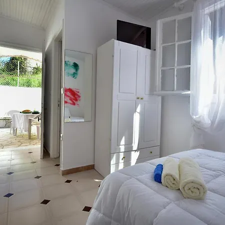Apartment Merlyn Into The Nature, 100m From The Beach Dafnila